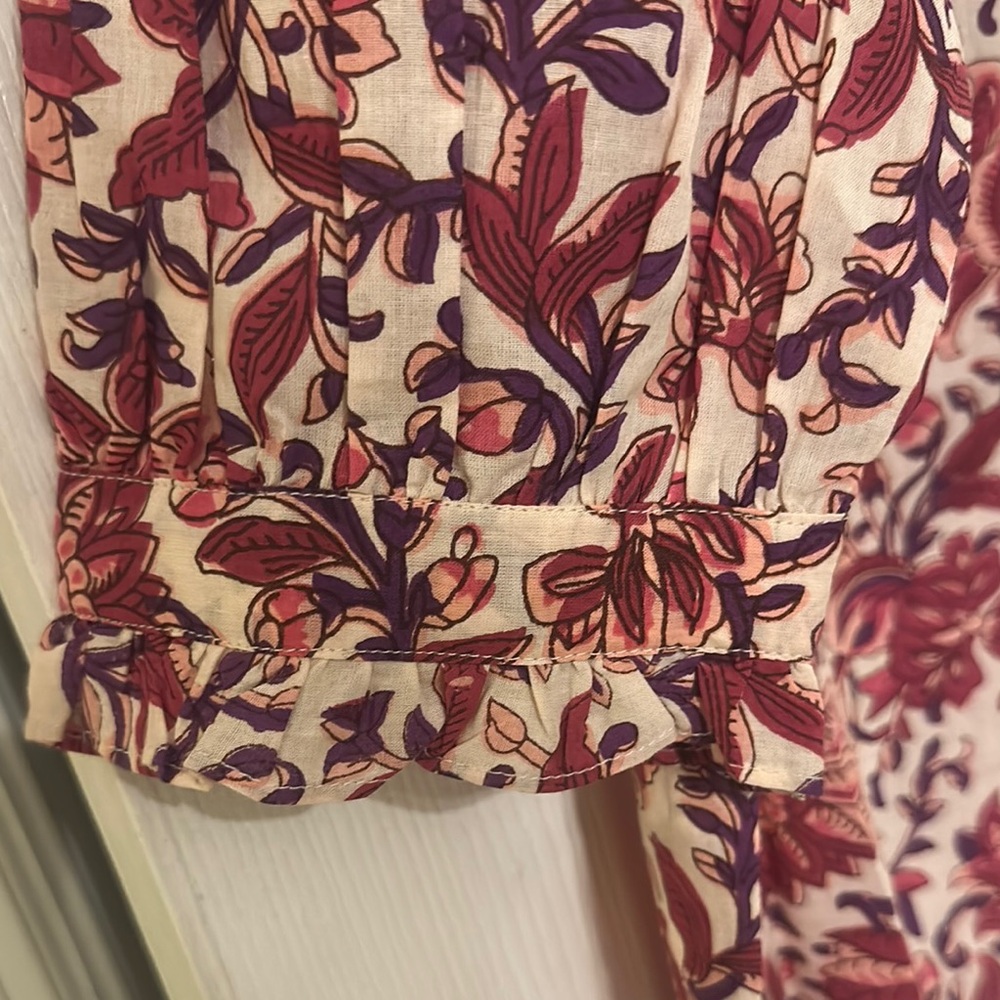 Evereve NWT Ari Ruffle Collar V neck Blouse - Picture 7 of 15